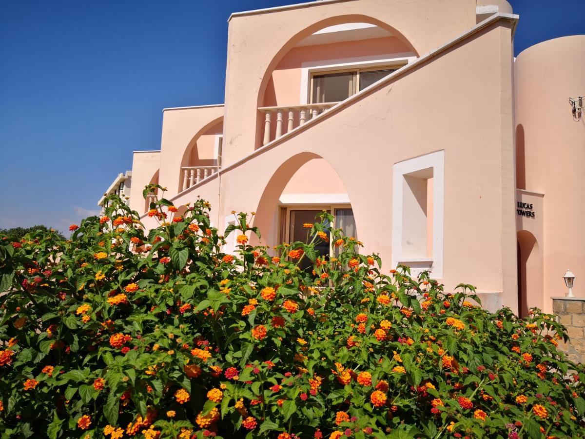 Seashell Apartments Paphos Eksteriør billede